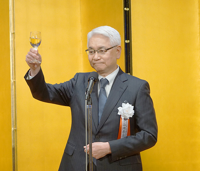 タップユーザー会 副会長 山岡 孝次様に乾杯のご発声をいただきました